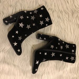 Steve Madden Black Velvet Silver Star Boots NWOT 8